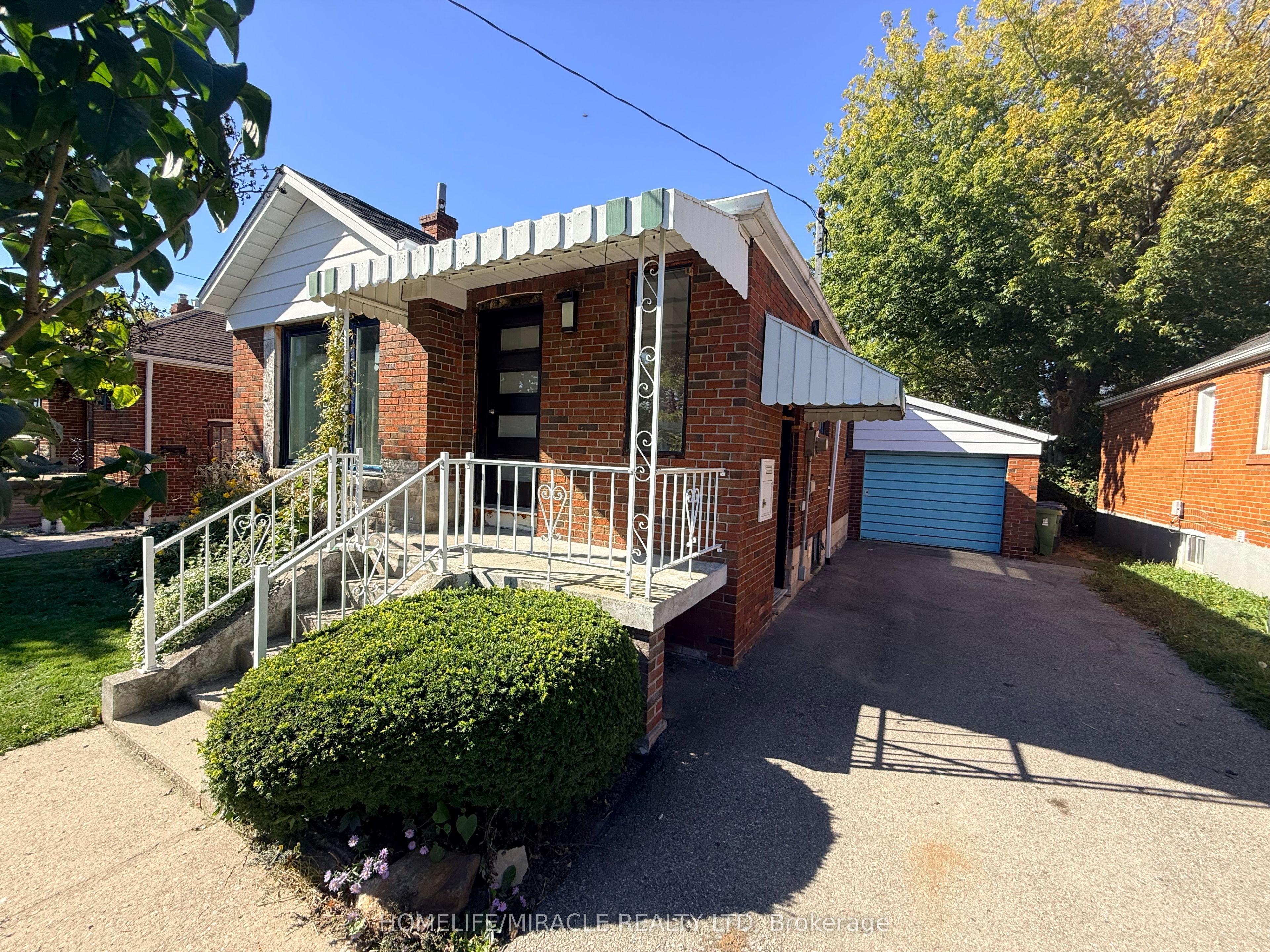20 Shaneen Boulevard, Toronto, ON M1R 1B7