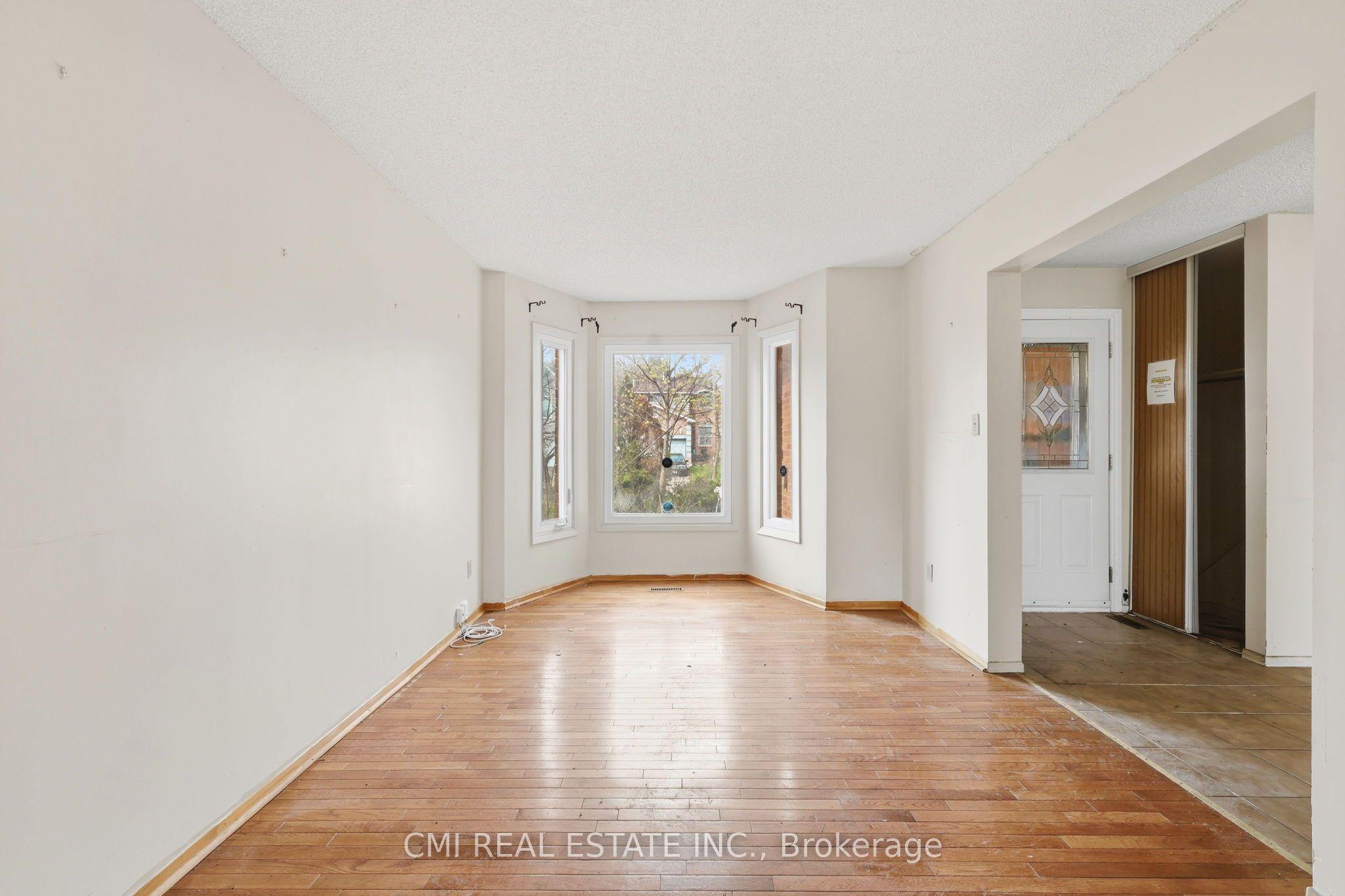 2275 Chapman Court, Pickering, ON L1X 2G1