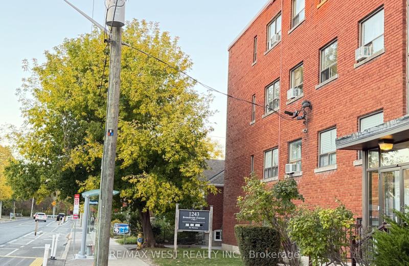 1243 Broadview Avenue 306, Toronto, ON M4K 2T3