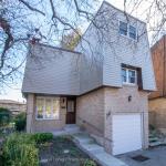 29 Graham Court, Whitby, ON L1N 6E1