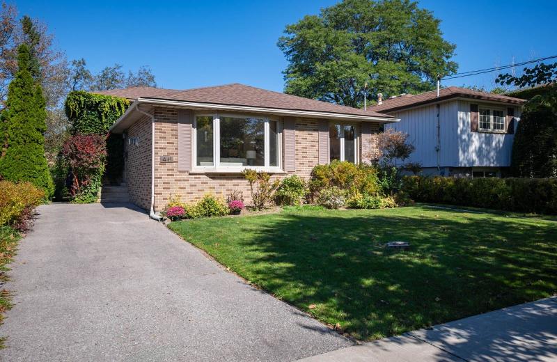 46 Manorglen Crescent, Toronto, ON M1S 1W4