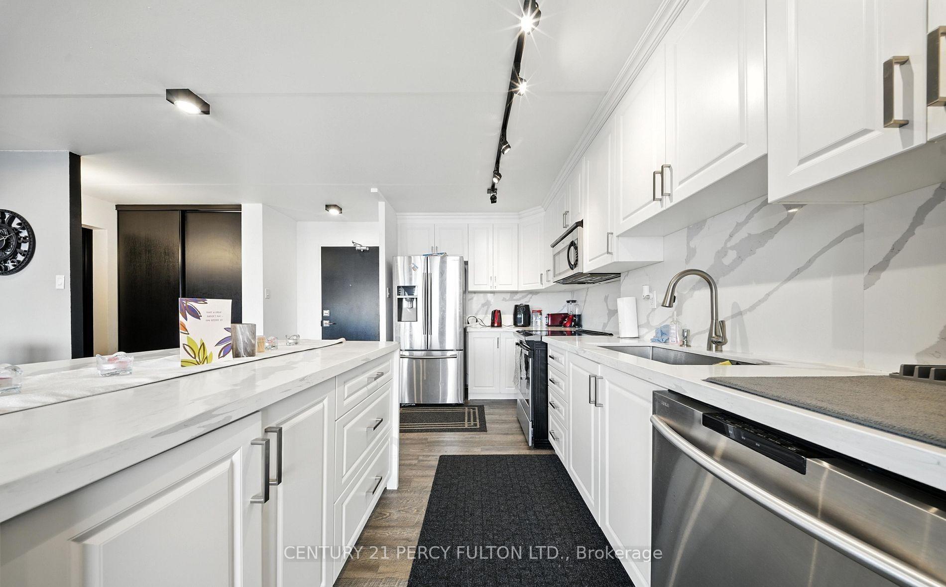 2 Glamorgan Avenue 1212, Toronto, ON M1P 2M8