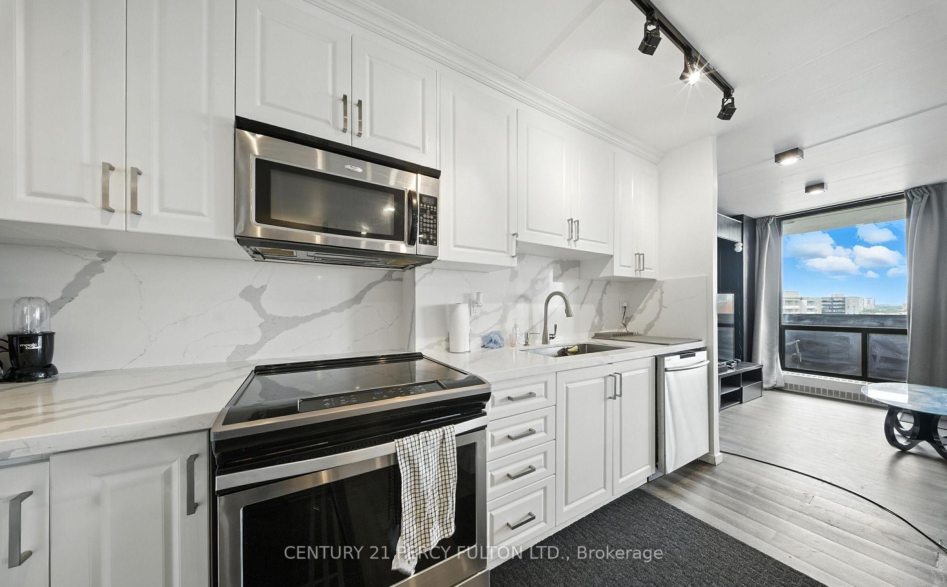 2 Glamorgan Avenue 1212, Toronto, ON M1P 2M8