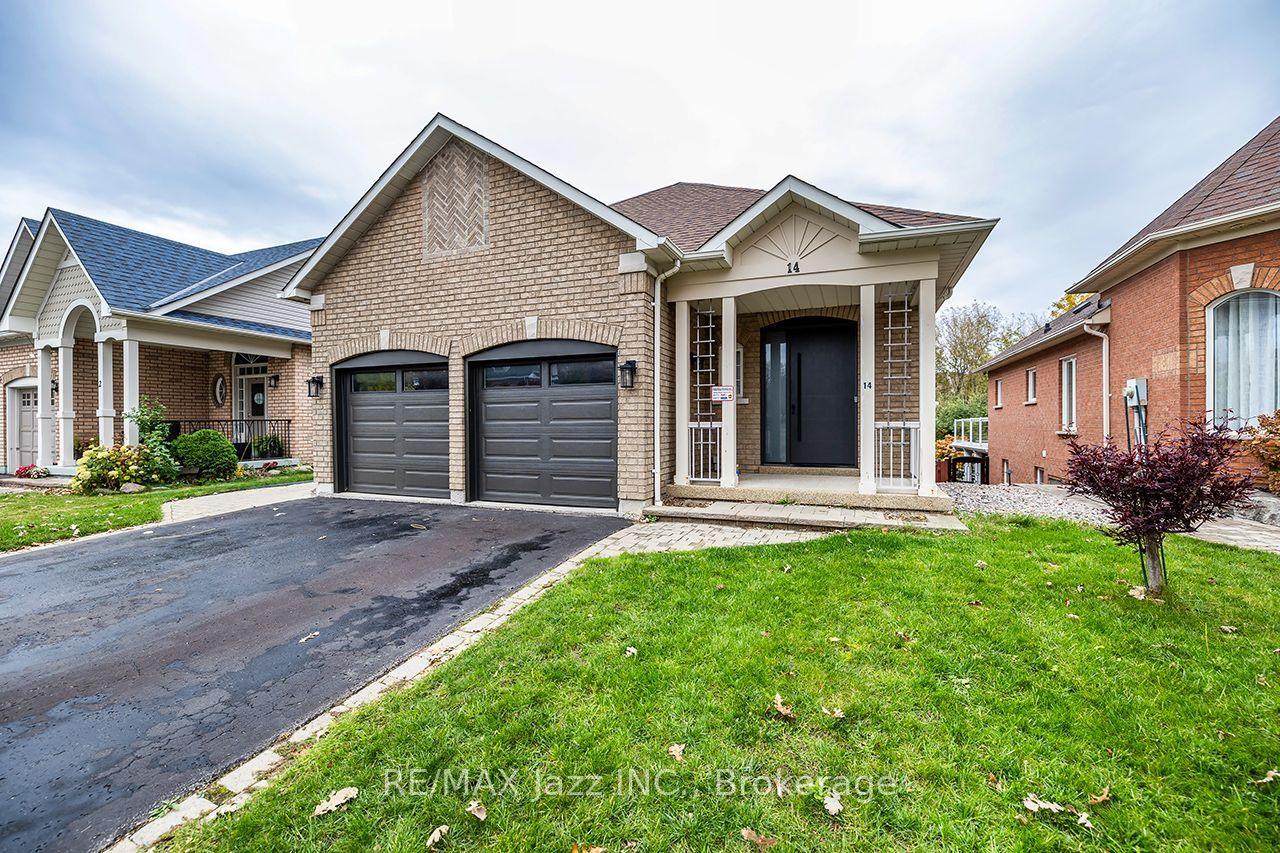 14 Arnold Crescent Lower, Whitby, ON L1M 1J1
