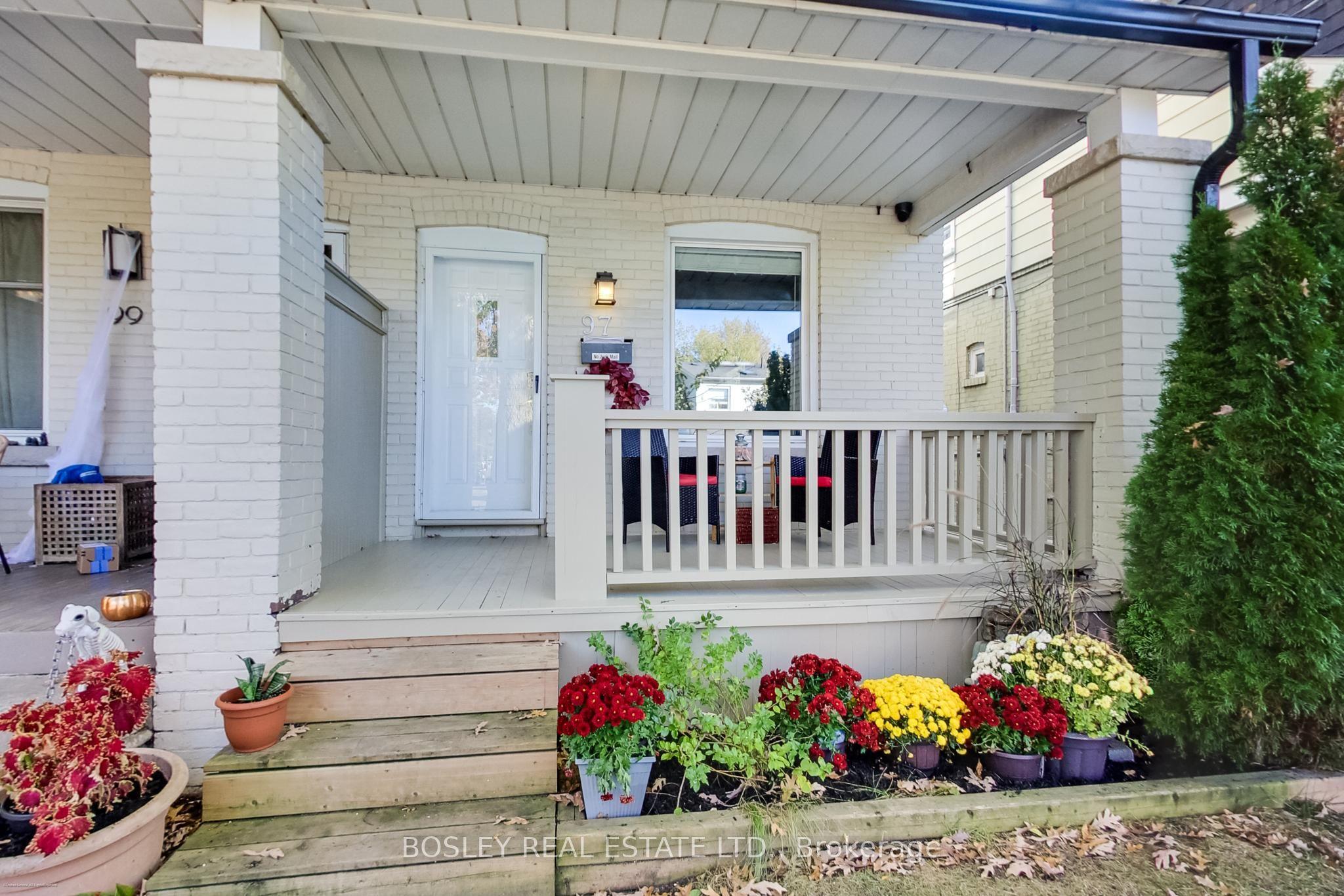 97 Oakcrest Avenue, Toronto, ON M4C 1B4