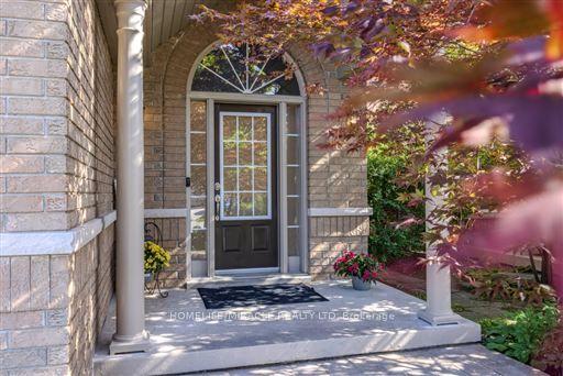 93 Scepter Place, Whitby, ON L1R 3A8
