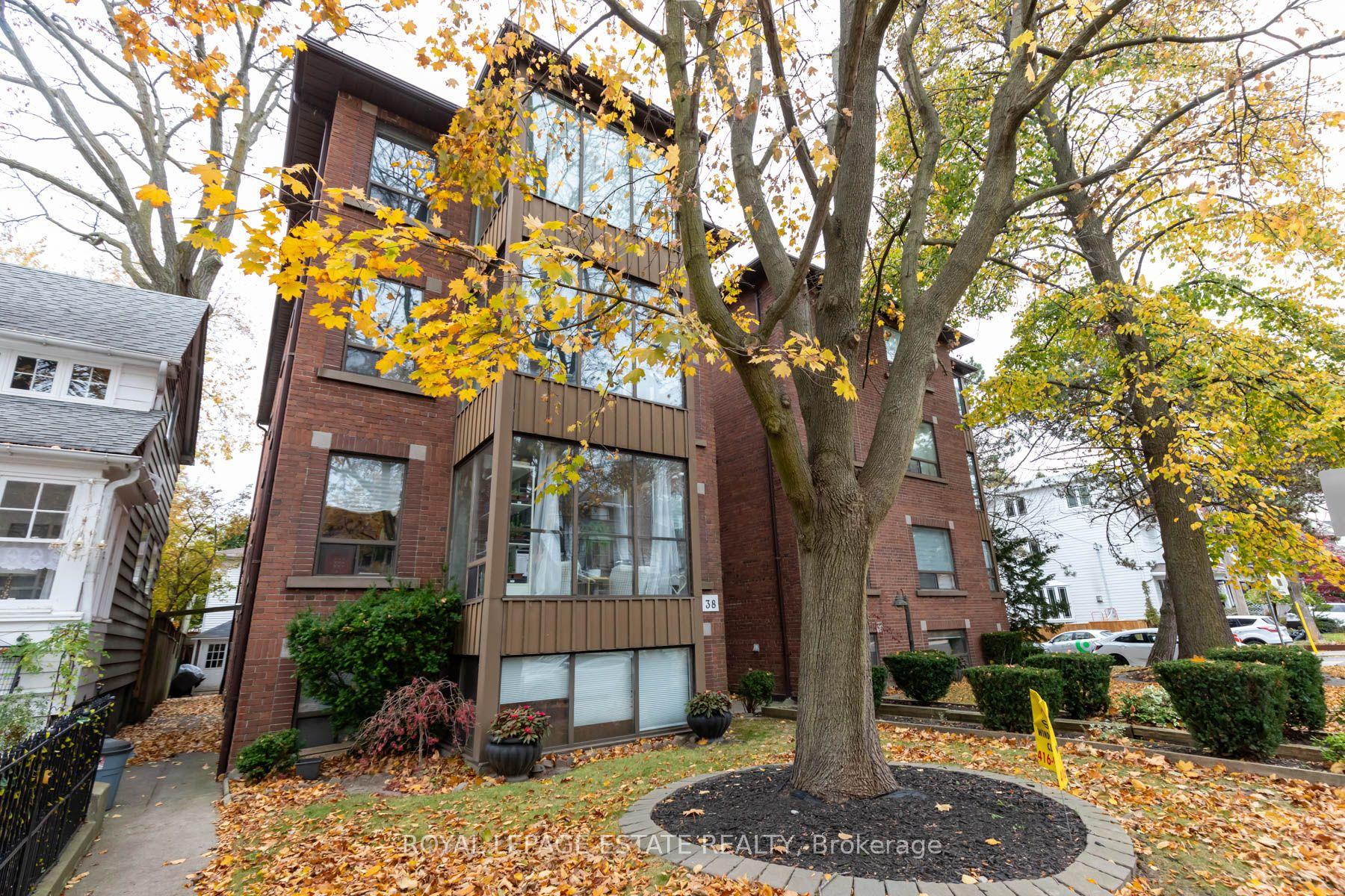 15 Violet Avenue 6, Toronto, ON M4E 1A9