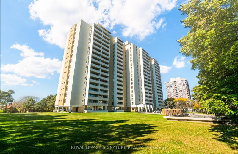 2550 Pharmacy Avenue 812, Toronto, ON M1W 1H9