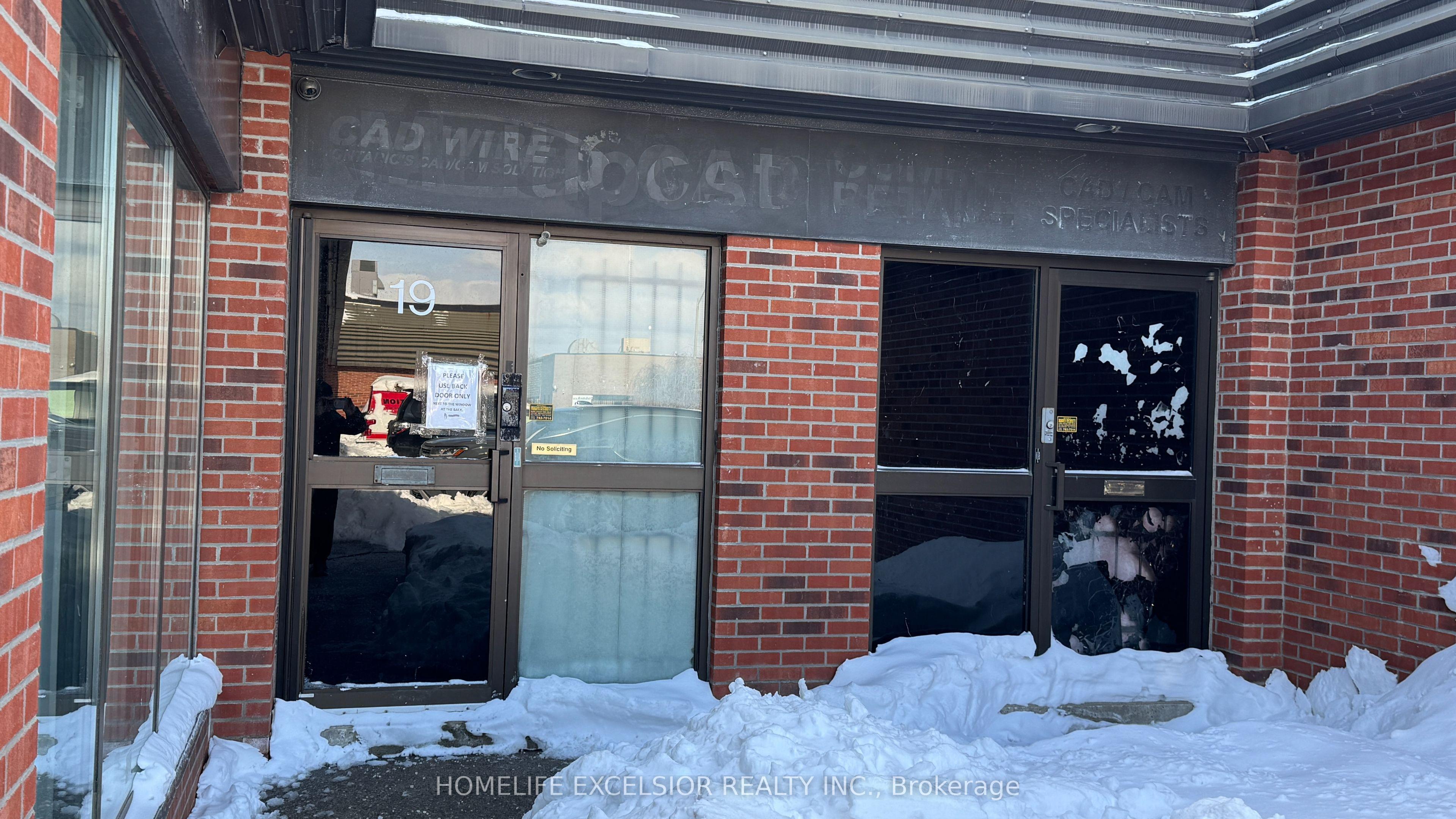 825 Denison Street 19, Markham, ON L3R 5E4