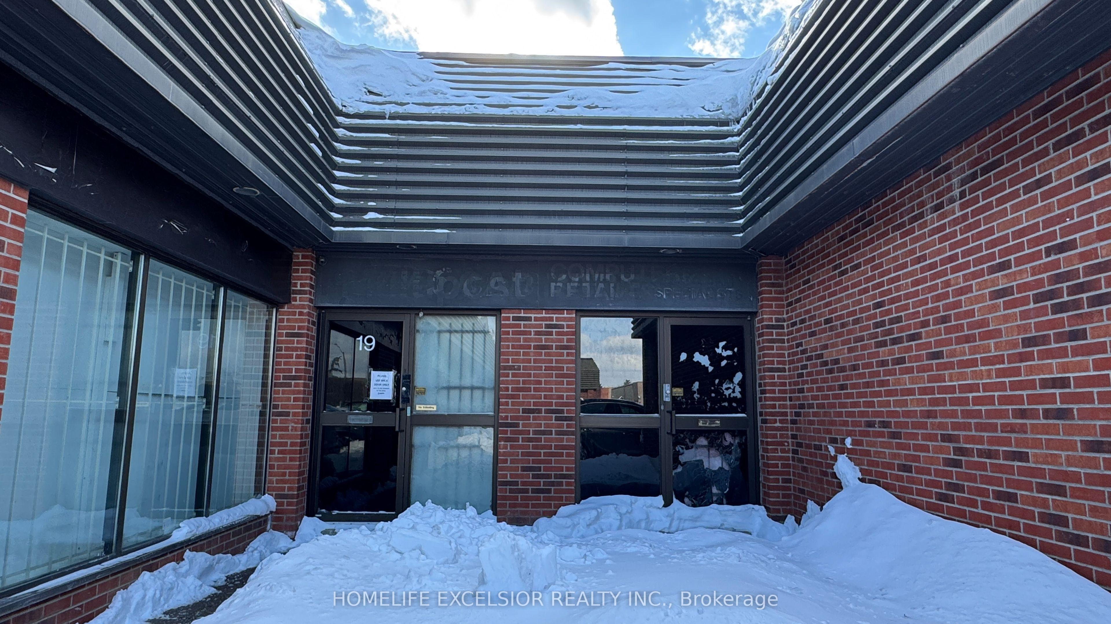 825 Denison Street 19, Markham, ON L3R 5E4