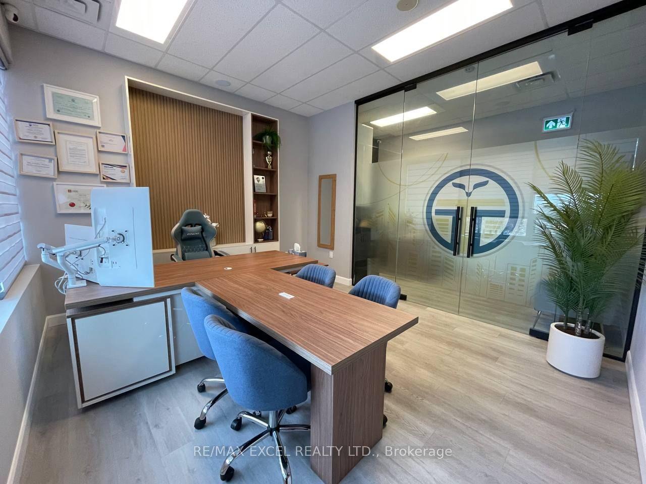 7163 Yonge Street 202, Markham, ON L3T 0C6