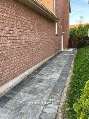 115 Bonny Meadows Drive Lower L, Aurora, ON L4G 6N1