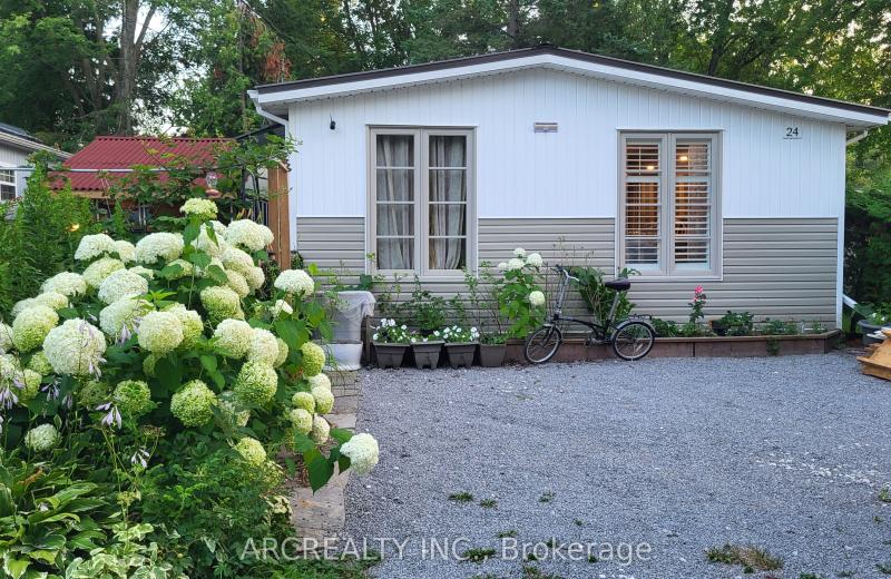 24 Chickadee Court, Georgina, ON L0E 1N0