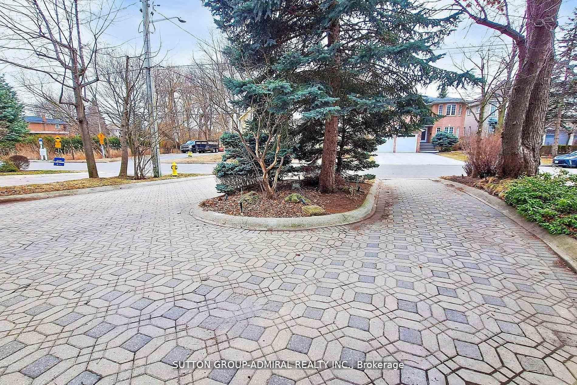 220 King High Drive, Vaughan, ON L4J 3N5
