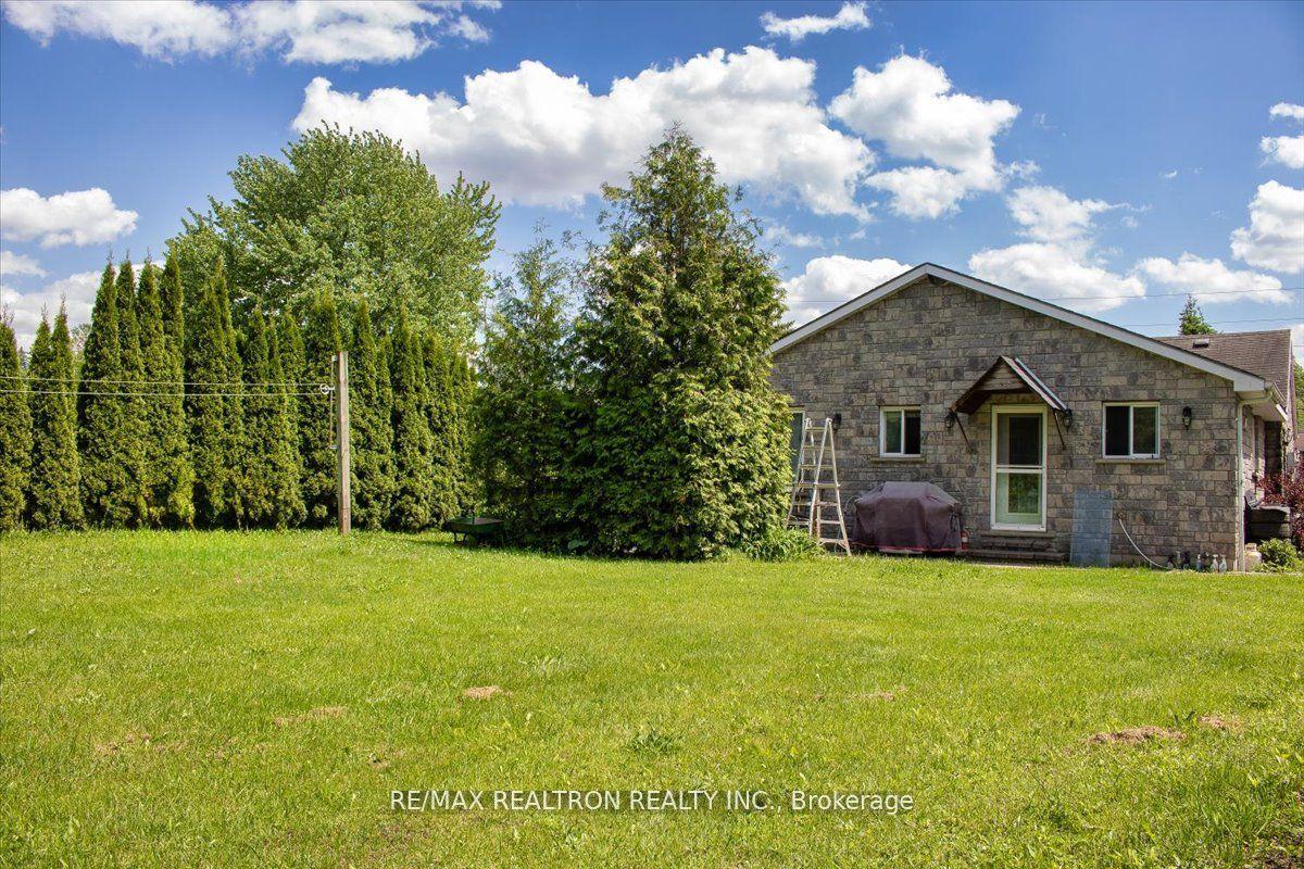 56 Brentwood Road, Essa, ON L0M 1B2