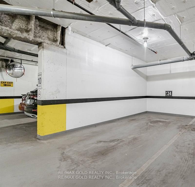 39 New Delhi Drive, Markham, ON L3S 0E1