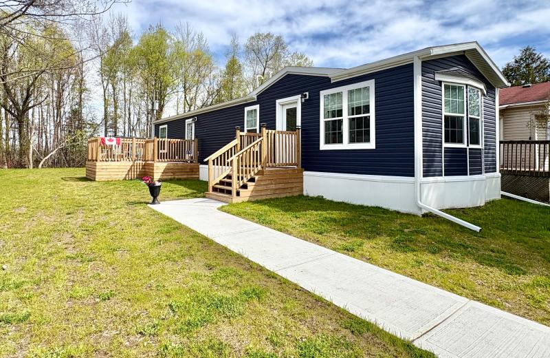 40 SHAMROCK Crescent, Essa, ON L3W 0A5