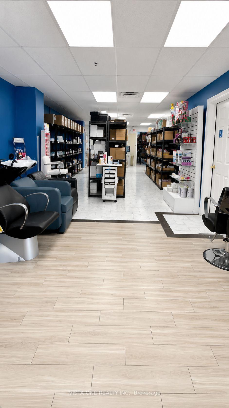 56 Pennsylvania Avenue 8, Vaughan, ON L4K 3V9