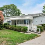 9 Hawthorne Drive, Innisfil, ON L9S 1P7
