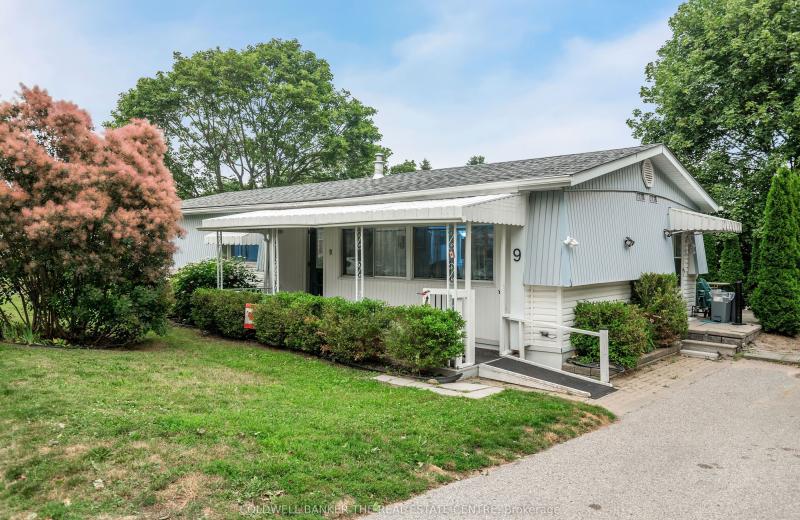9 Hawthorne Drive, Innisfil, ON L9S 1P7