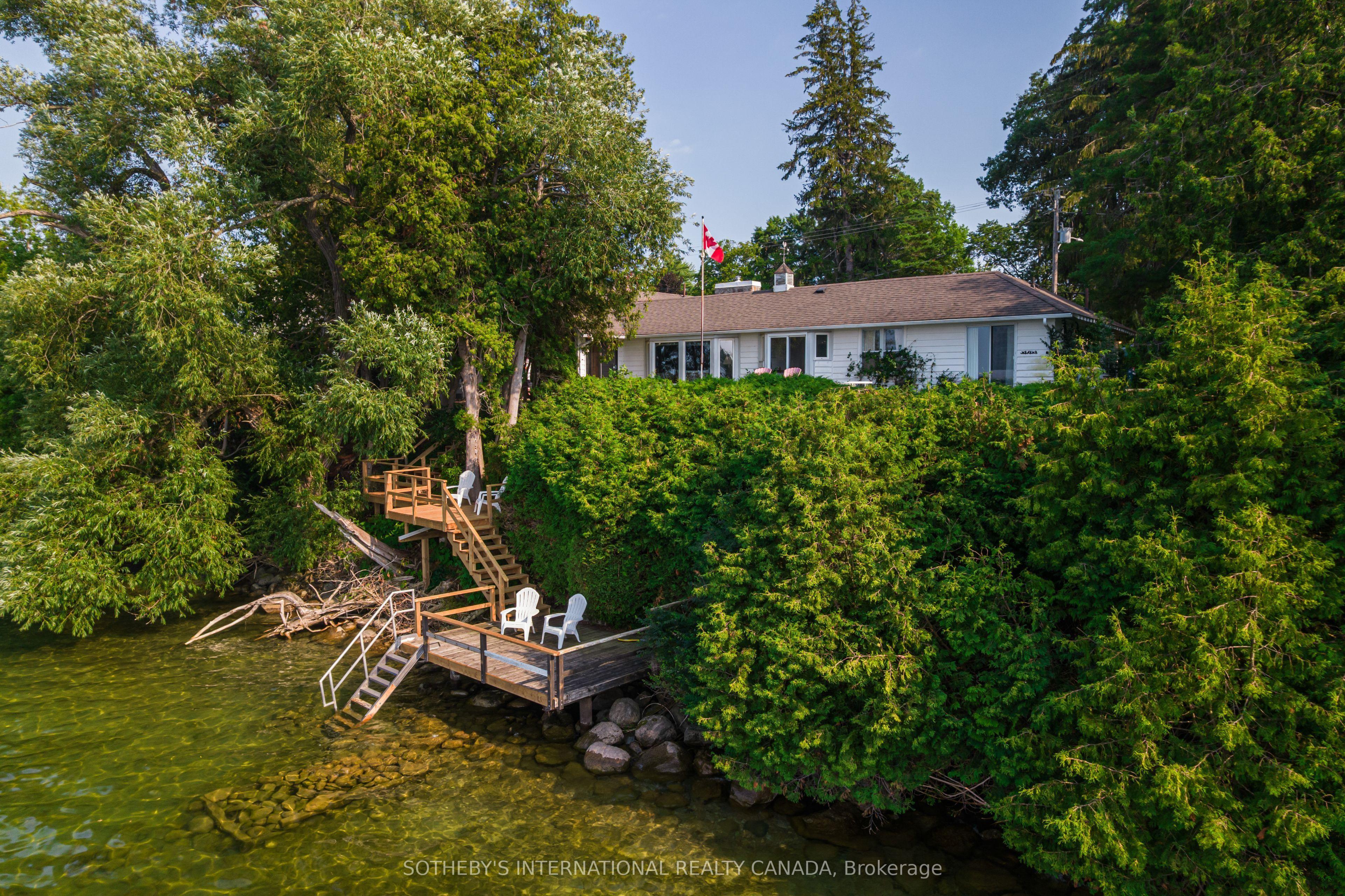 104 Hedge Road, Georgina, ON L0E 1R0