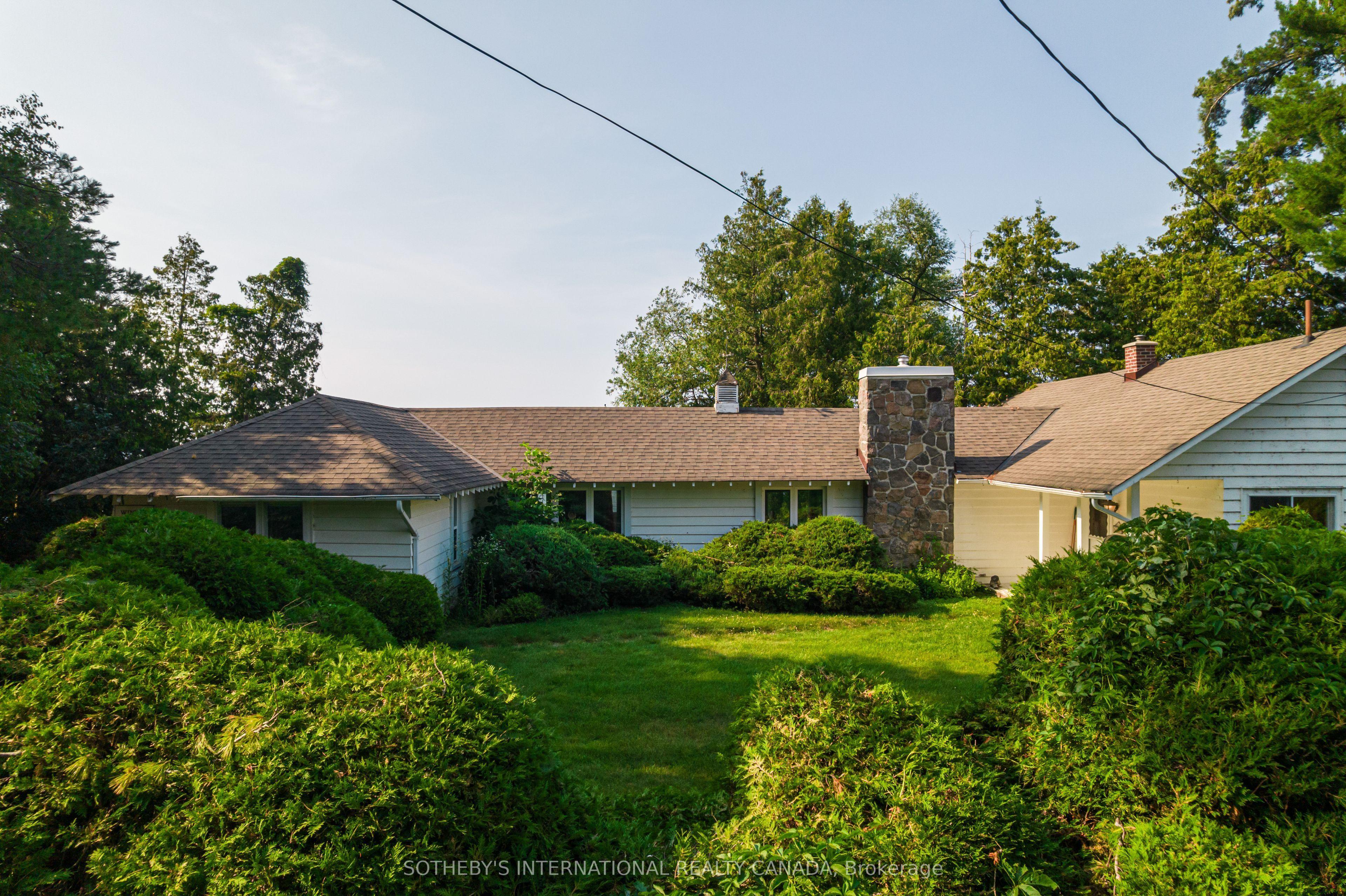 104 Hedge Road, Georgina, ON L0E 1R0