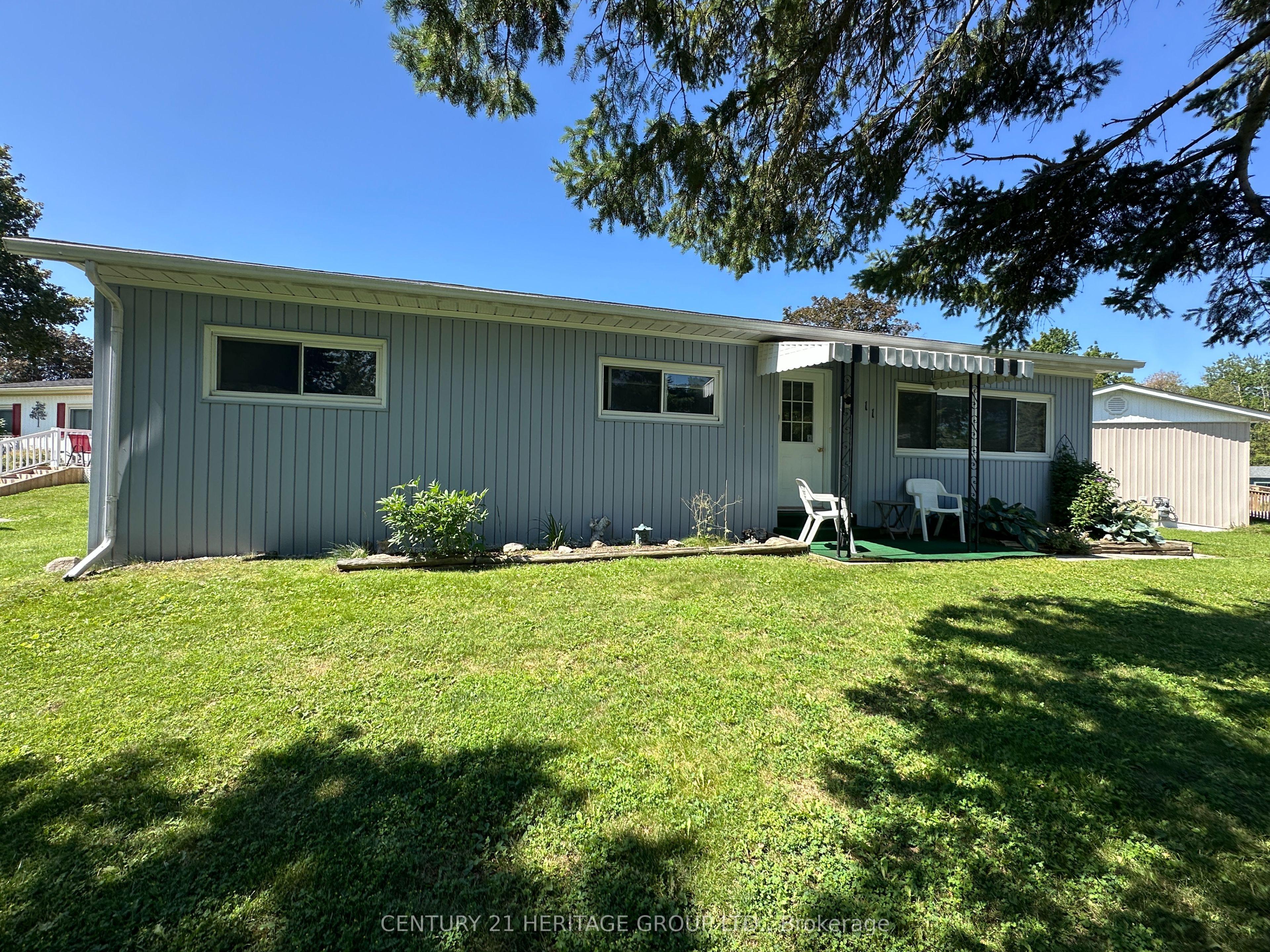 11 Maple Court, Innisfil, ON L9S 1N9