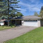 303 Millard(Main Level) Avenue, Newmarket, ON L3Y 1Z3