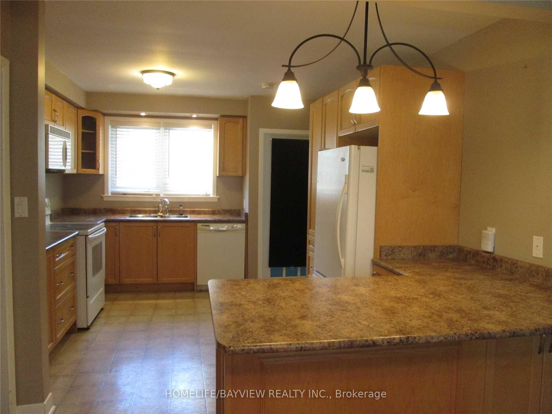 303 Millard(Main Level) Avenue, Newmarket, ON L3Y 1Z3