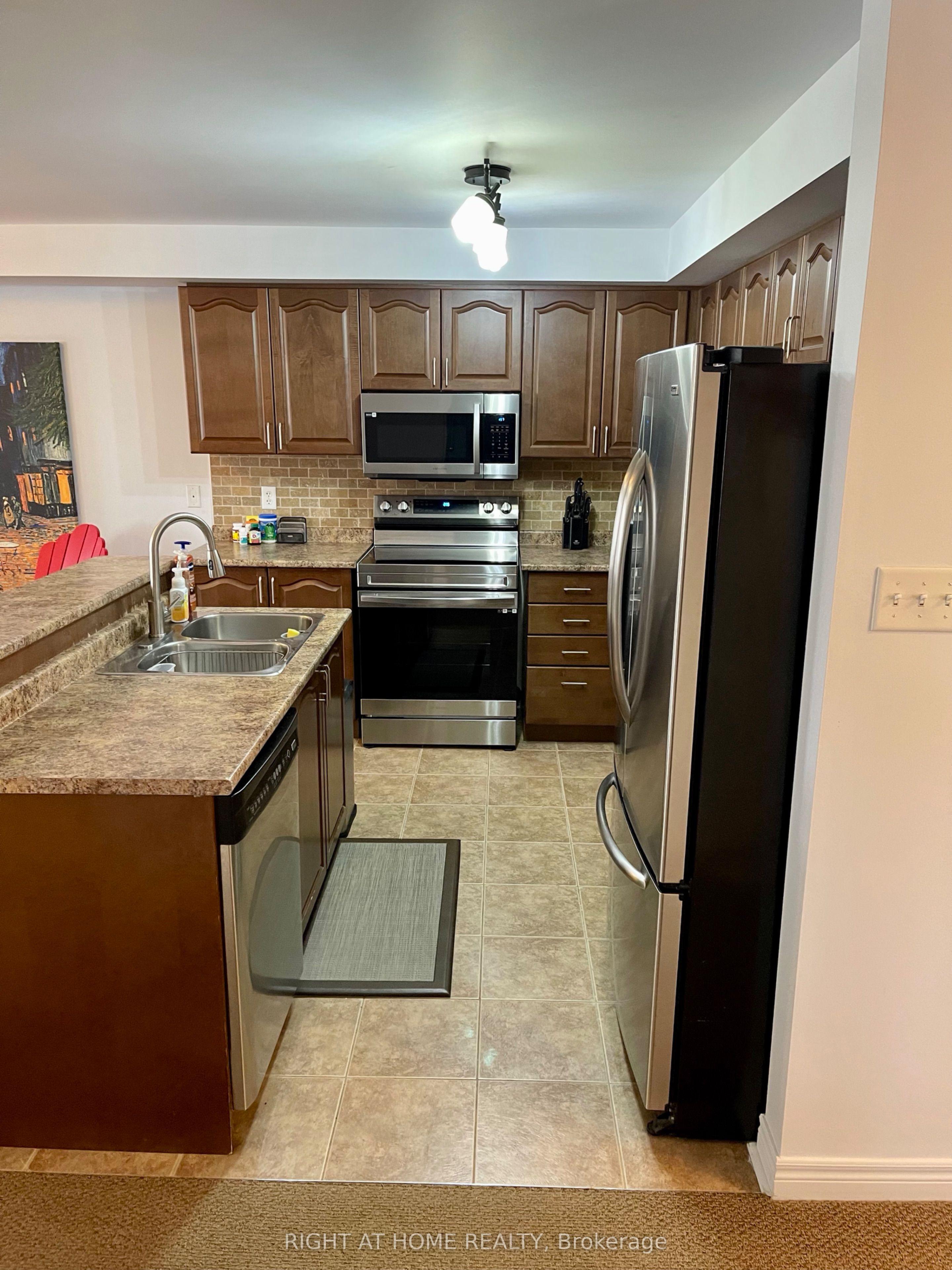 2933 Bur Oak Avenue A, Markham, ON L6B 1E6