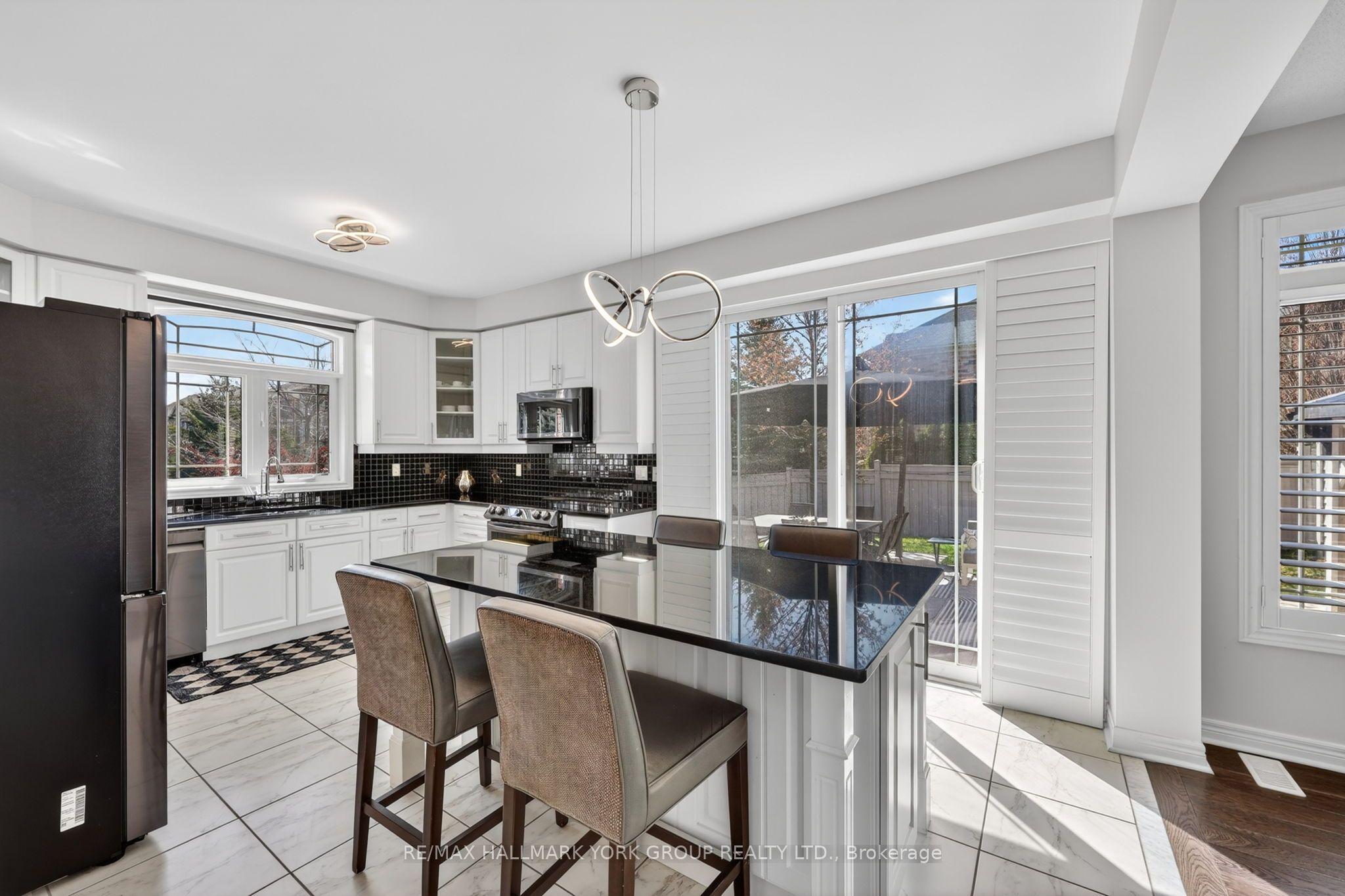 75 Mclarty Gate, Aurora, ON L4G 0G5