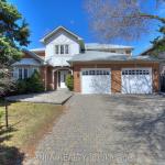 22 Chiltern Hill, Richmond Hill, ON L4B 3B8