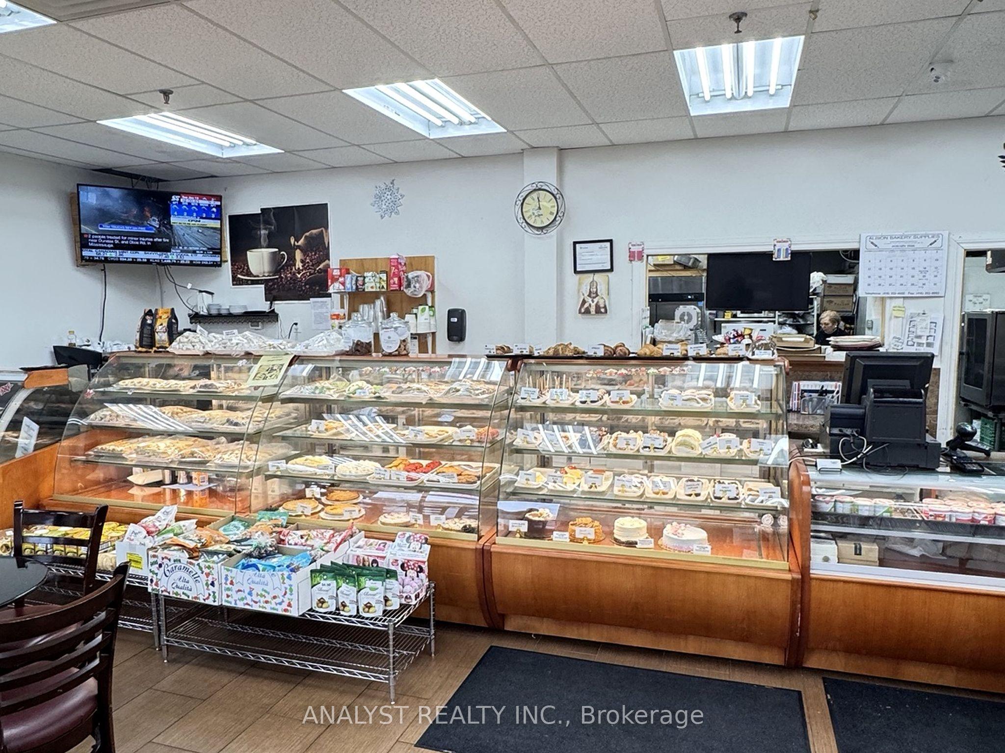 270 Chancellor Drive, Vaughan, ON L4L 7M1