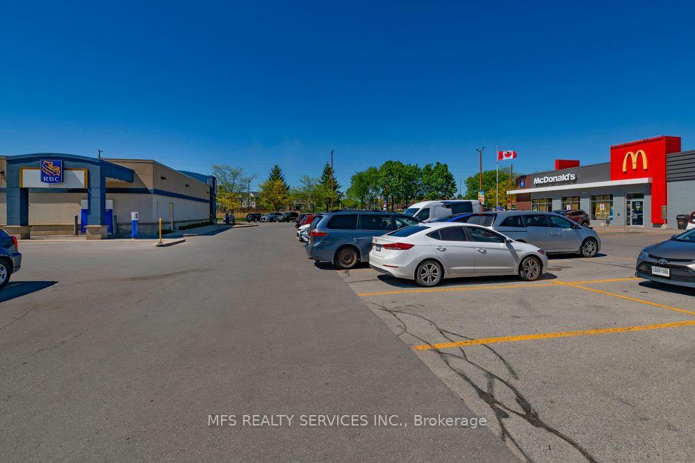 28 Sandiford Drive 204, Whitchurch-Stouffville, ON L4A 7X5