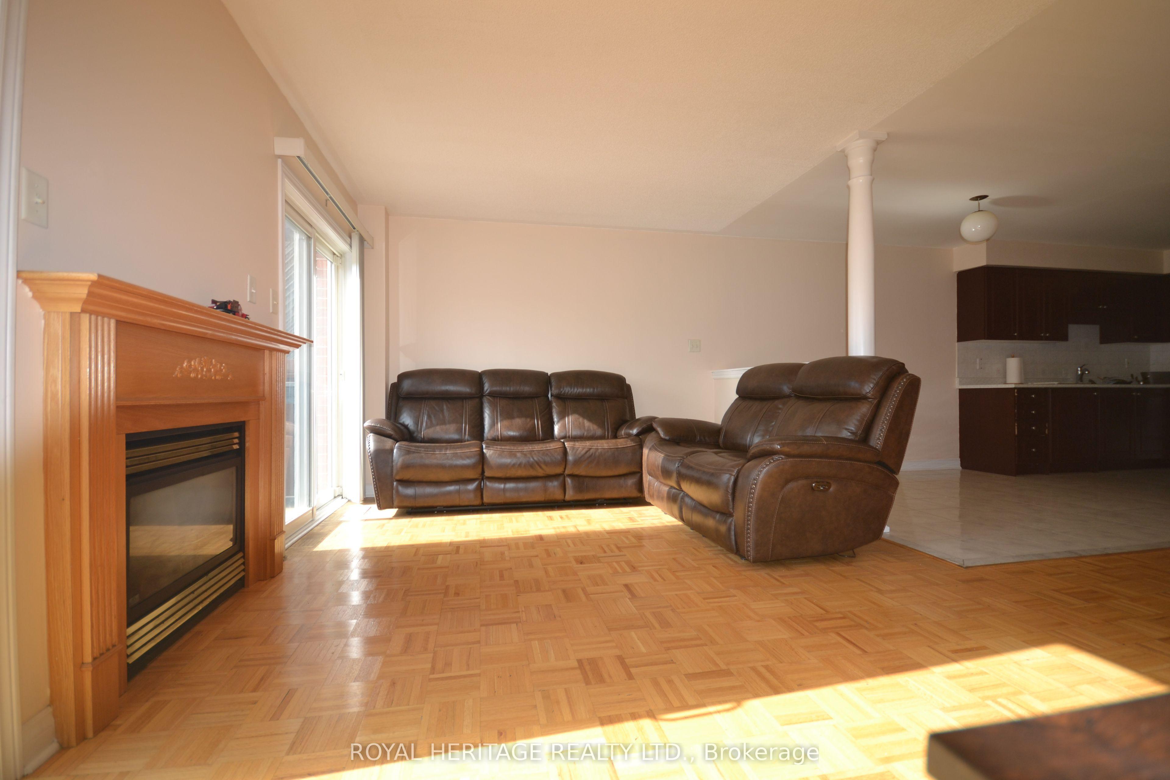 15 Boxhill Road, Markham, ON L3S 4R1