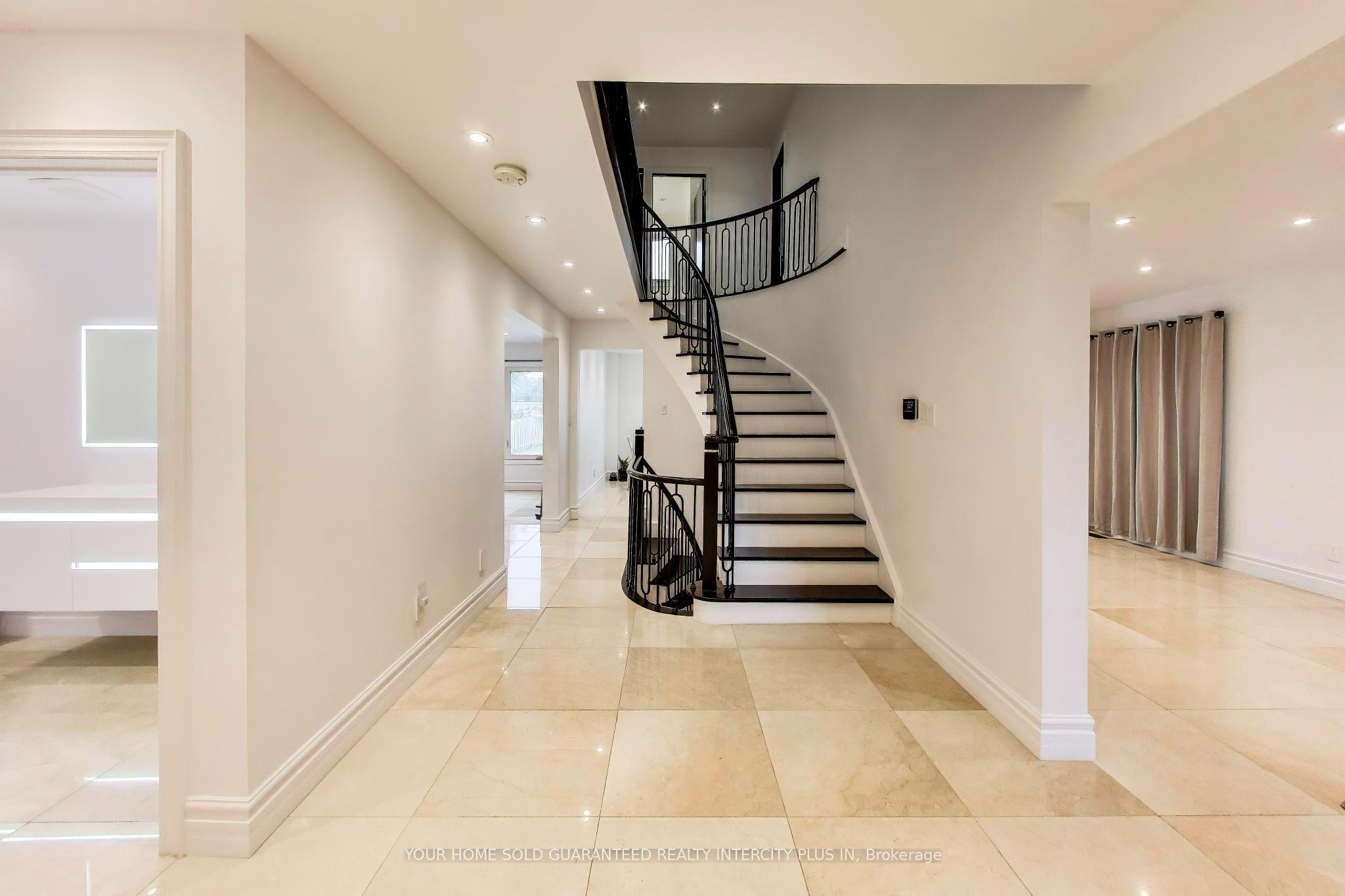 27 Via Nova Drive, Vaughan, ON L4L 7P9