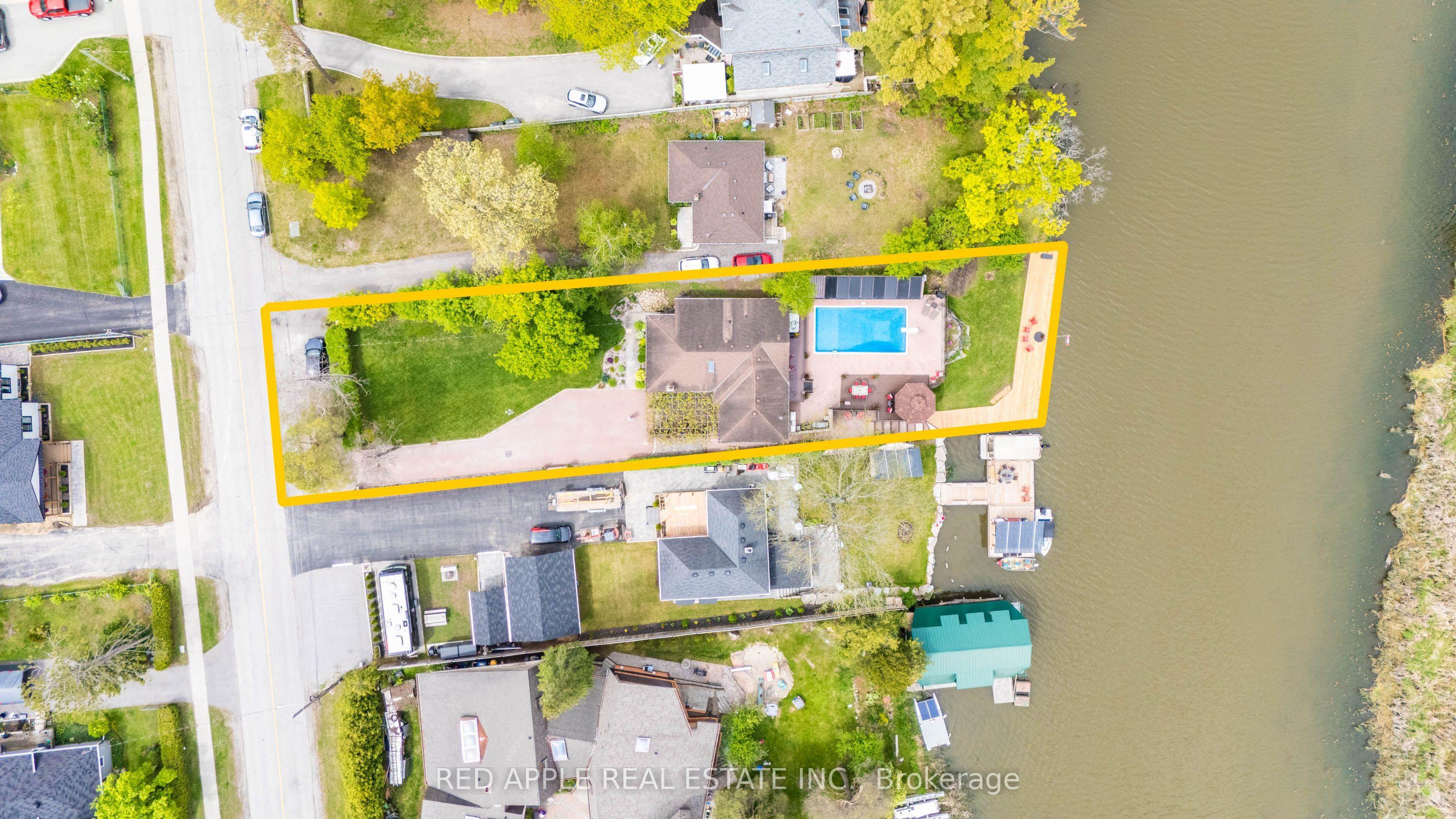 233 Sand Road, East Gwillimbury, ON L9N 1K1