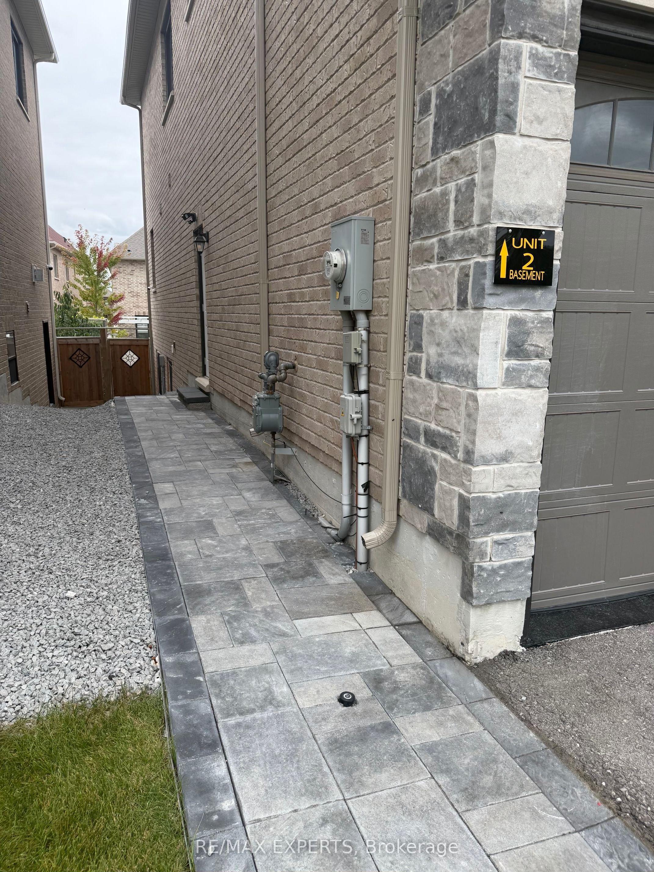 41 TERRAIN Court BASEMENT APARTMENT, East Gwillimbury, ON L9N 0T2