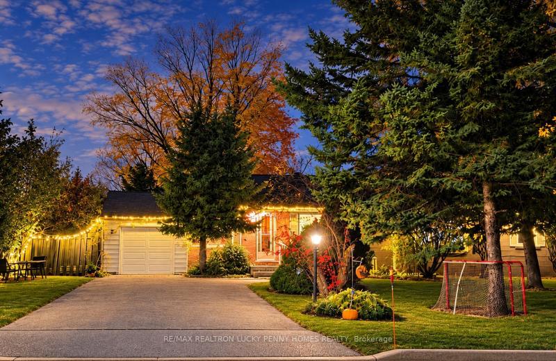 11 Lunar Crescent, Markham, ON L3R 2T1