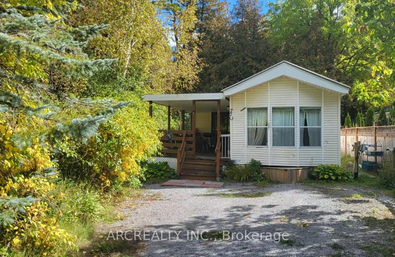 77 Horseshoe Circle, Georgina, ON L0E 1N0