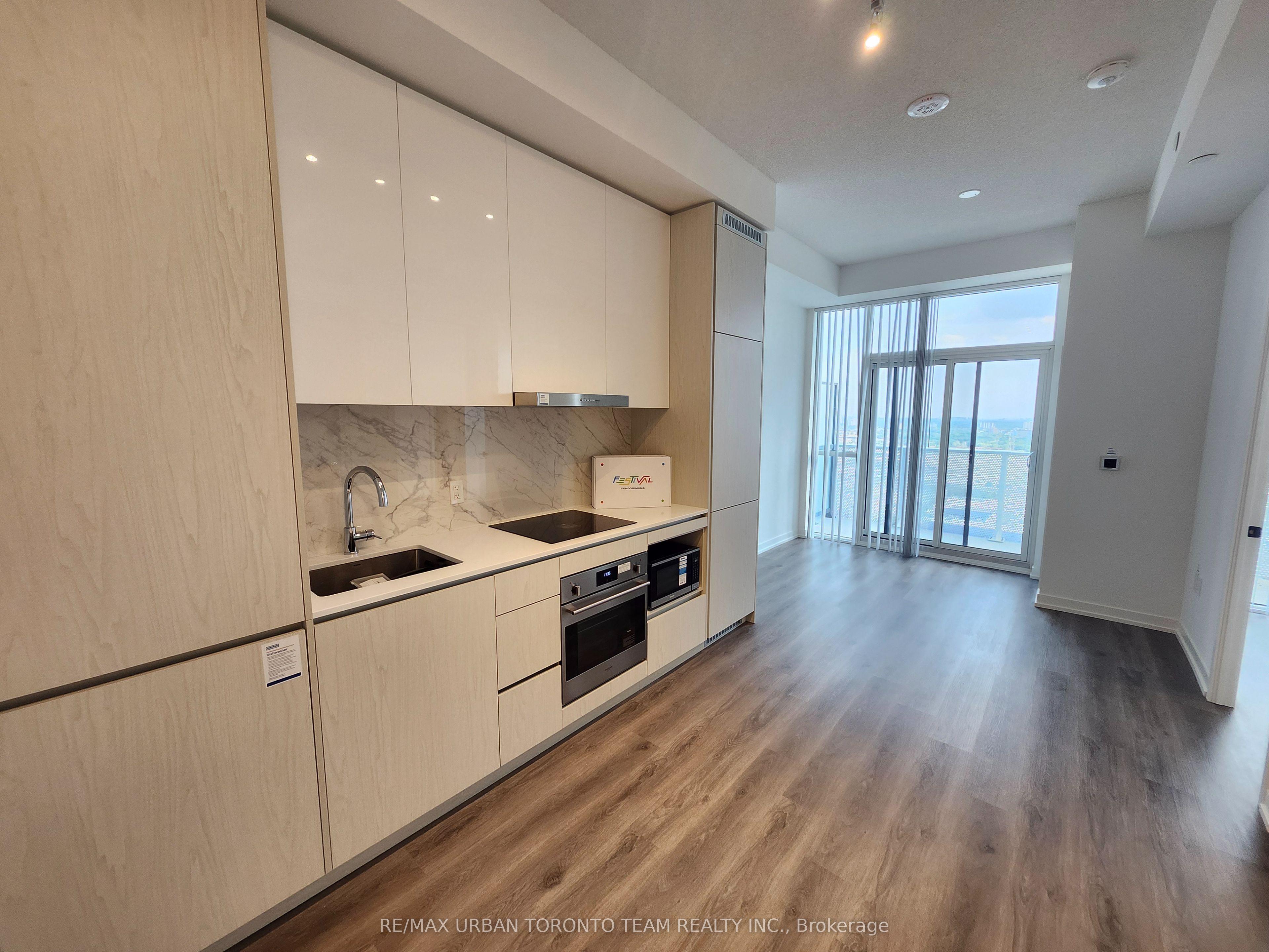 28 Interchange Way 3111, Vaughan, ON L4K 0P8