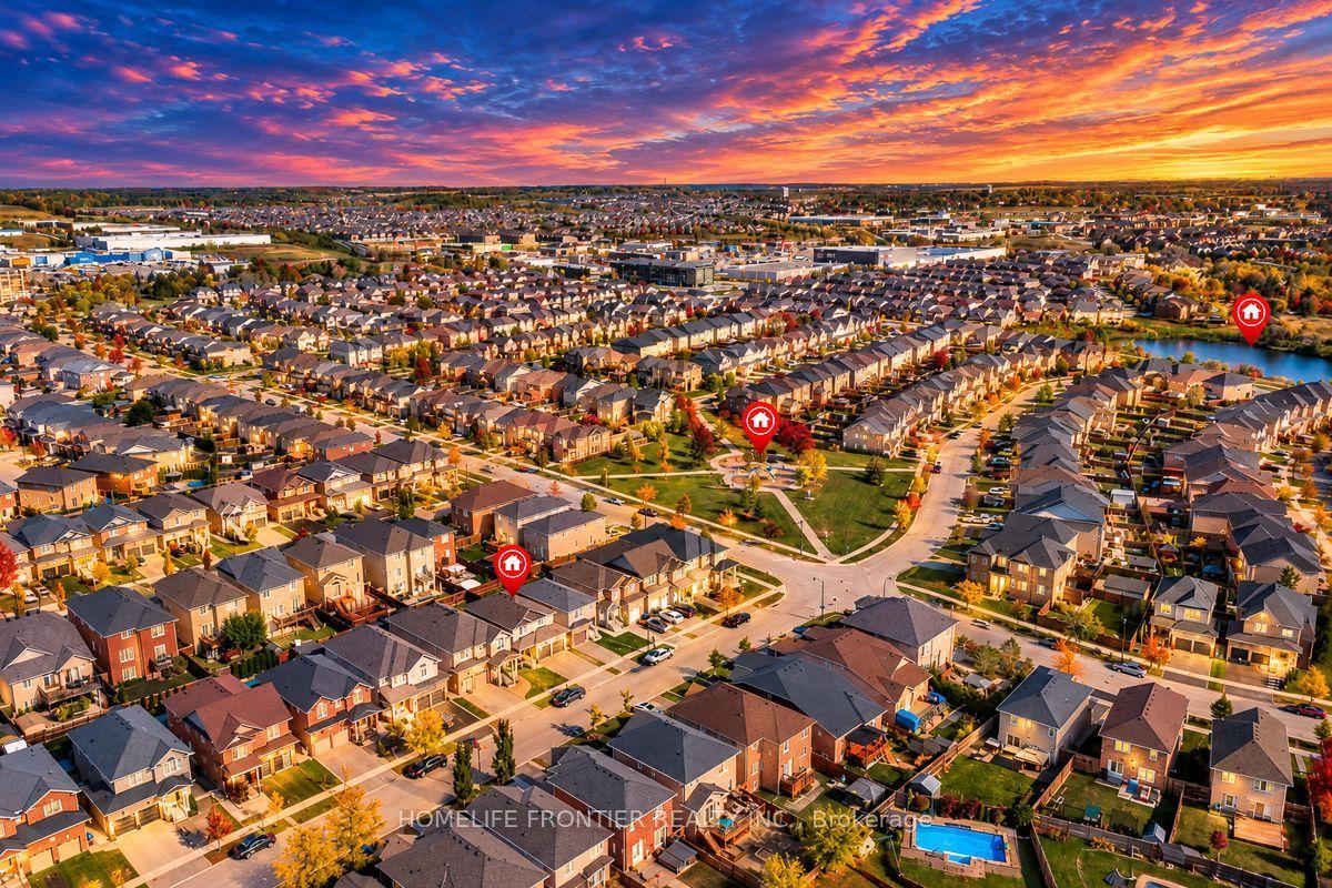 18 Hopkins Crescent, Bradford West Gwillimbury, ON L3Z 0R6