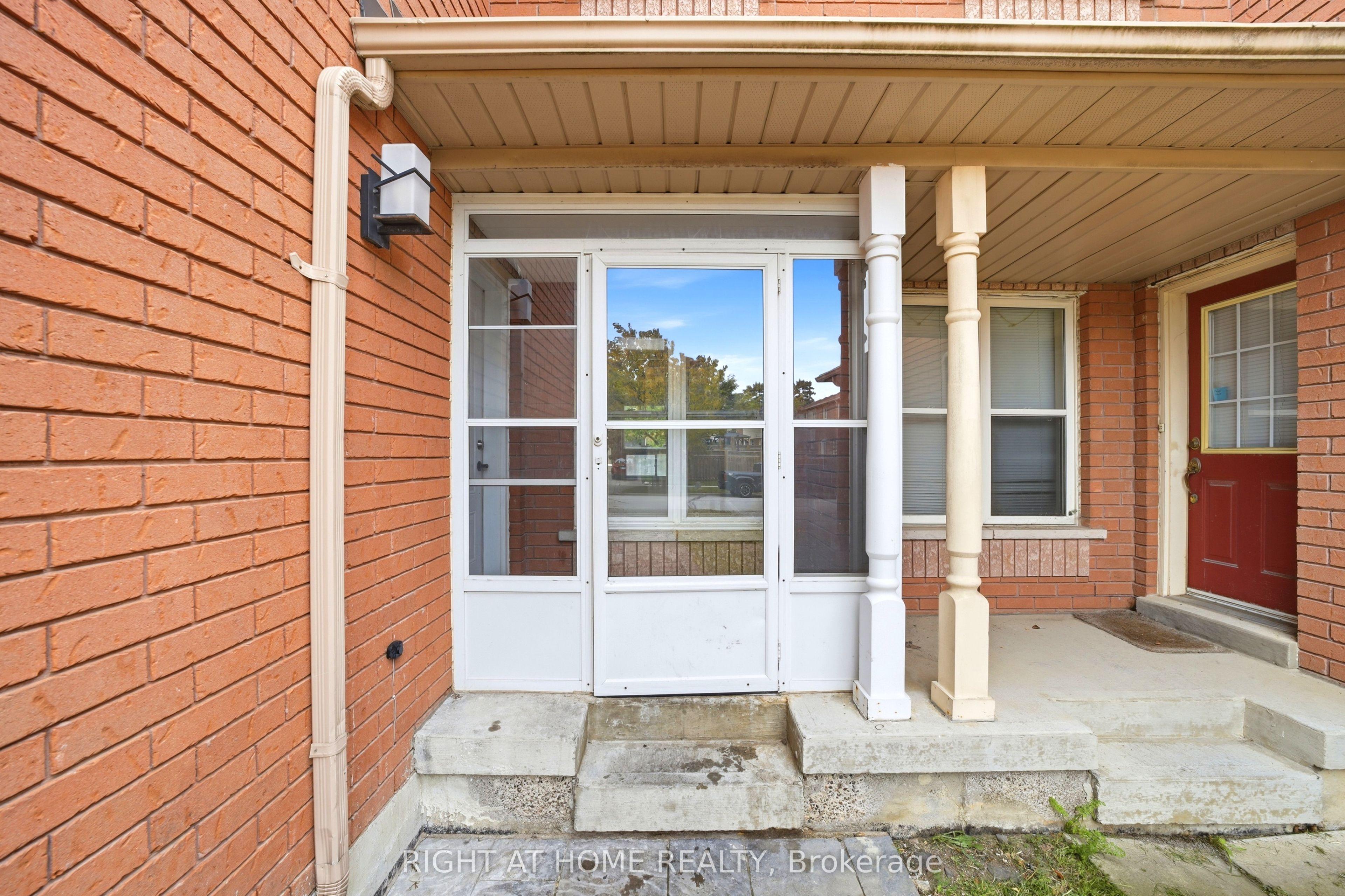 31 Islay Crescent, Vaughan, ON L6A 2C1