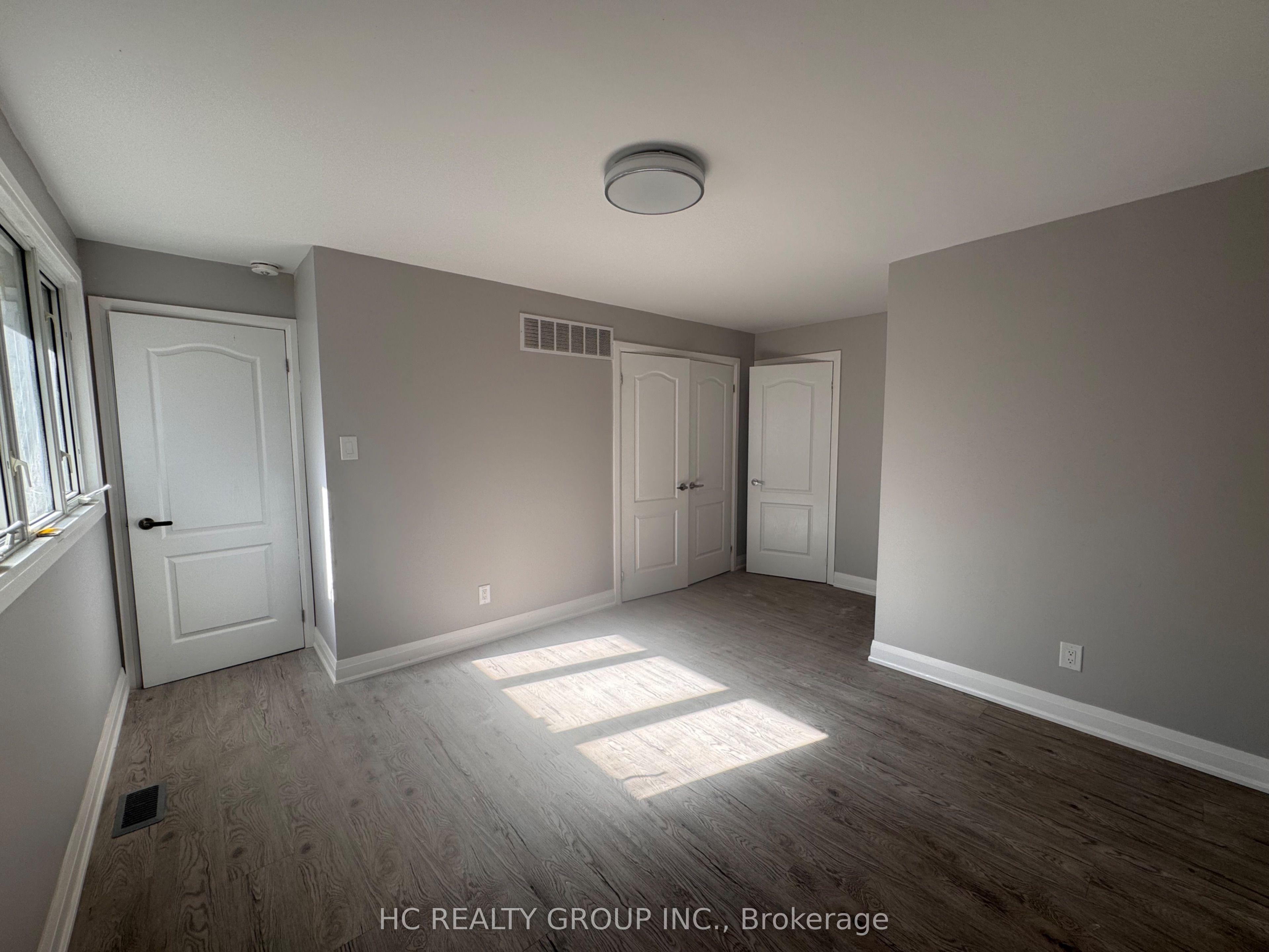 32 B King Richard Court, Markham, ON L3P 1M1