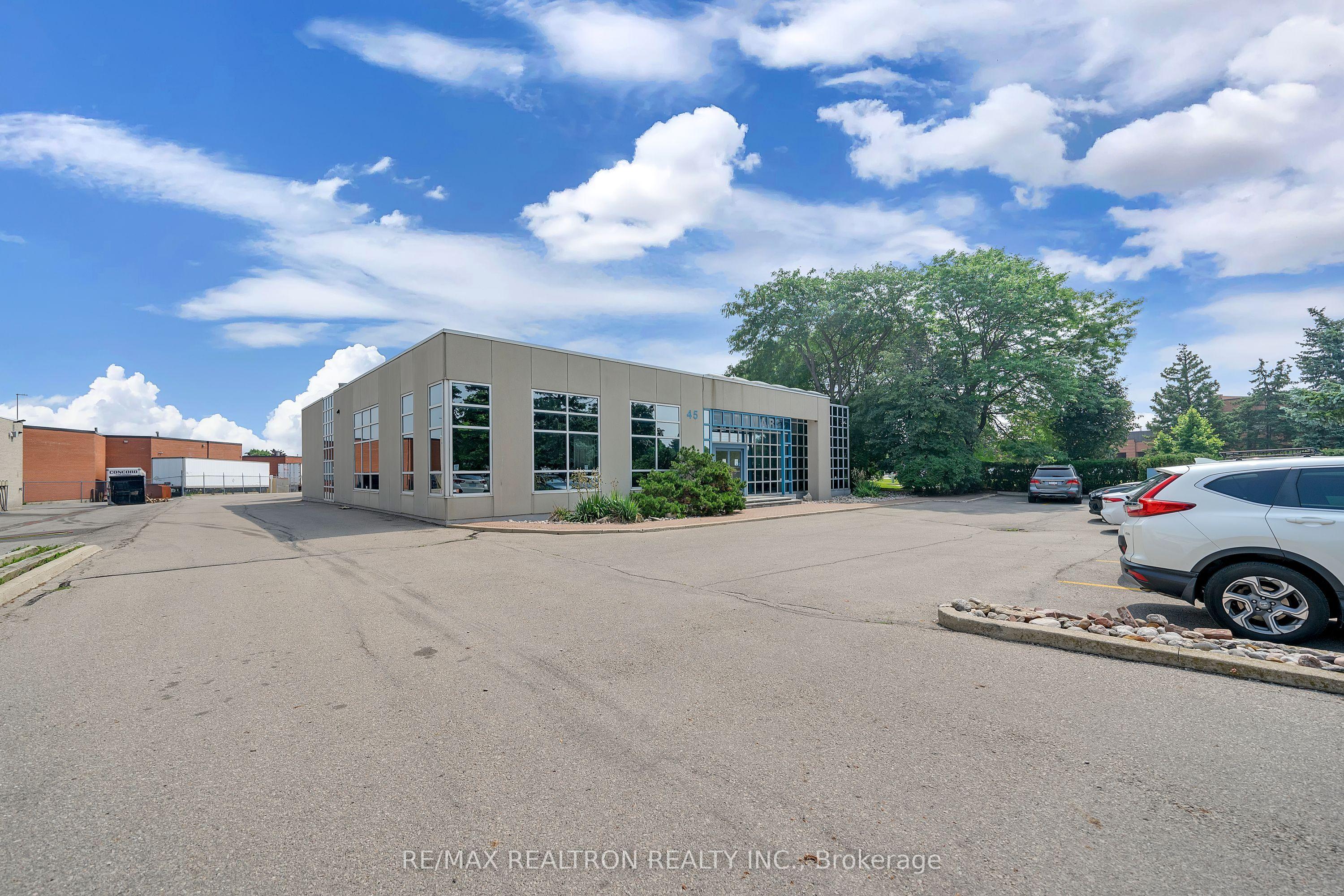 45 Tandem Road, Vaughan, ON L4K 3G1