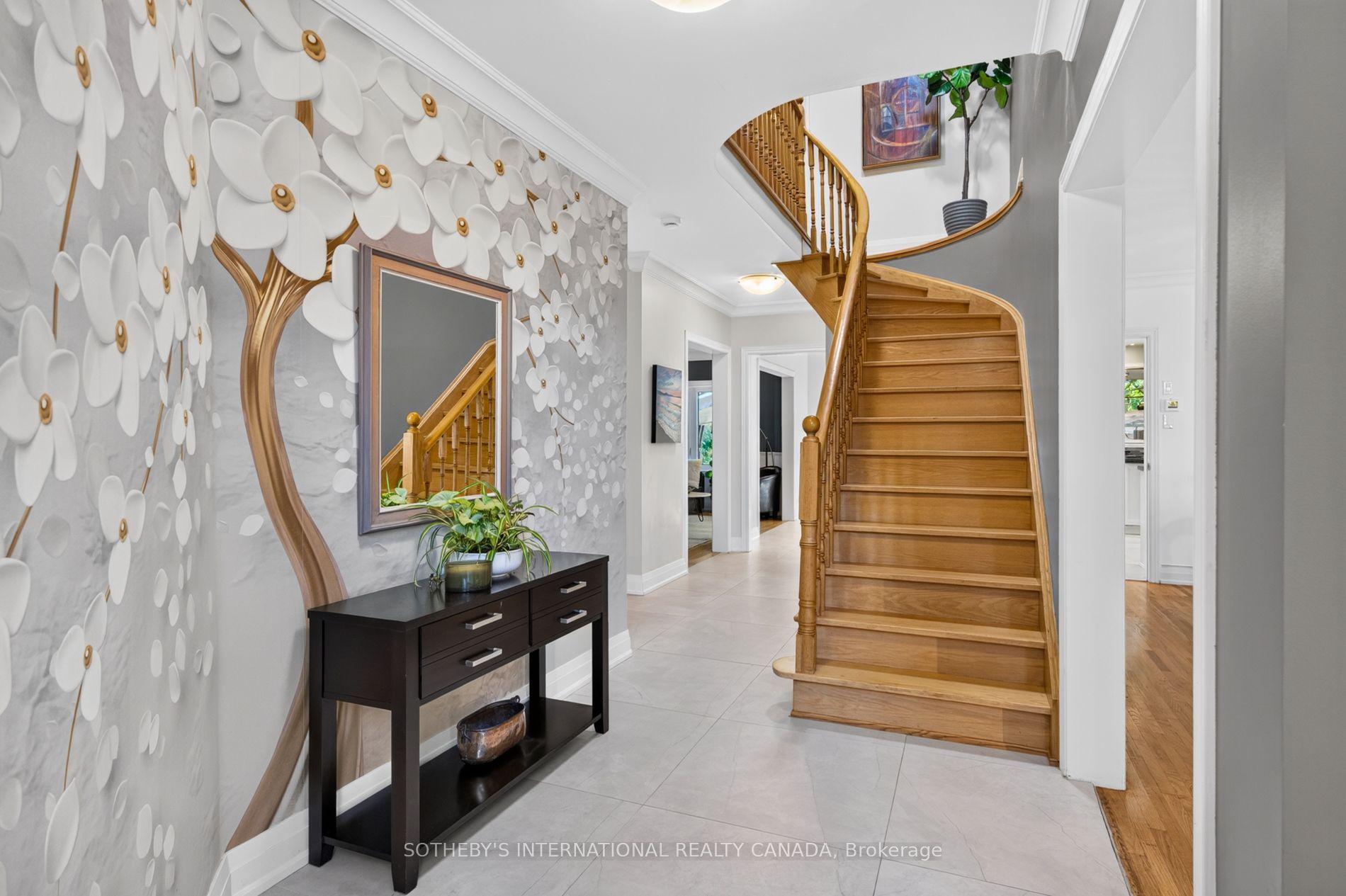 15 Klamath Court, Vaughan, ON L6A 2L7