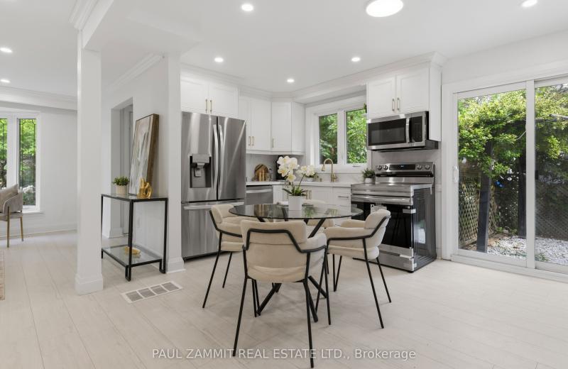 6 King Richard Court, Markham, ON L3P 1M1