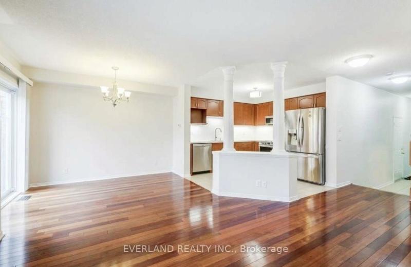 31 Marshview Avenue, Aurora, ON L4G 7W5