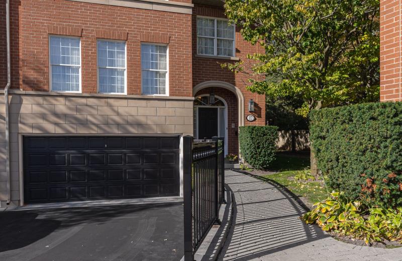 8038 Yonge Street 17, Vaughan, ON L4J 1W3