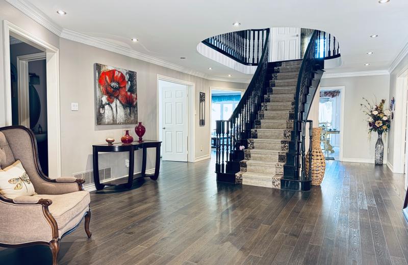 6 Cowles Court, Richmond Hill, ON L4C 9A7